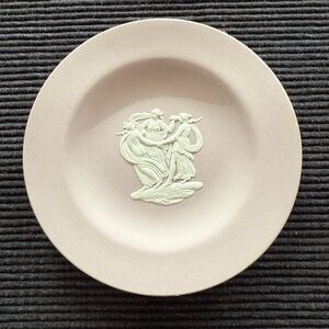 Wedgwood Jasperware Jewelry Dish w/ Neoclassical Design, Ca. Mid 20th Century